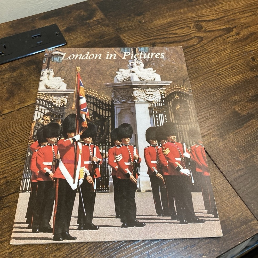 London in Pictures 1975 Travel Brochure Book